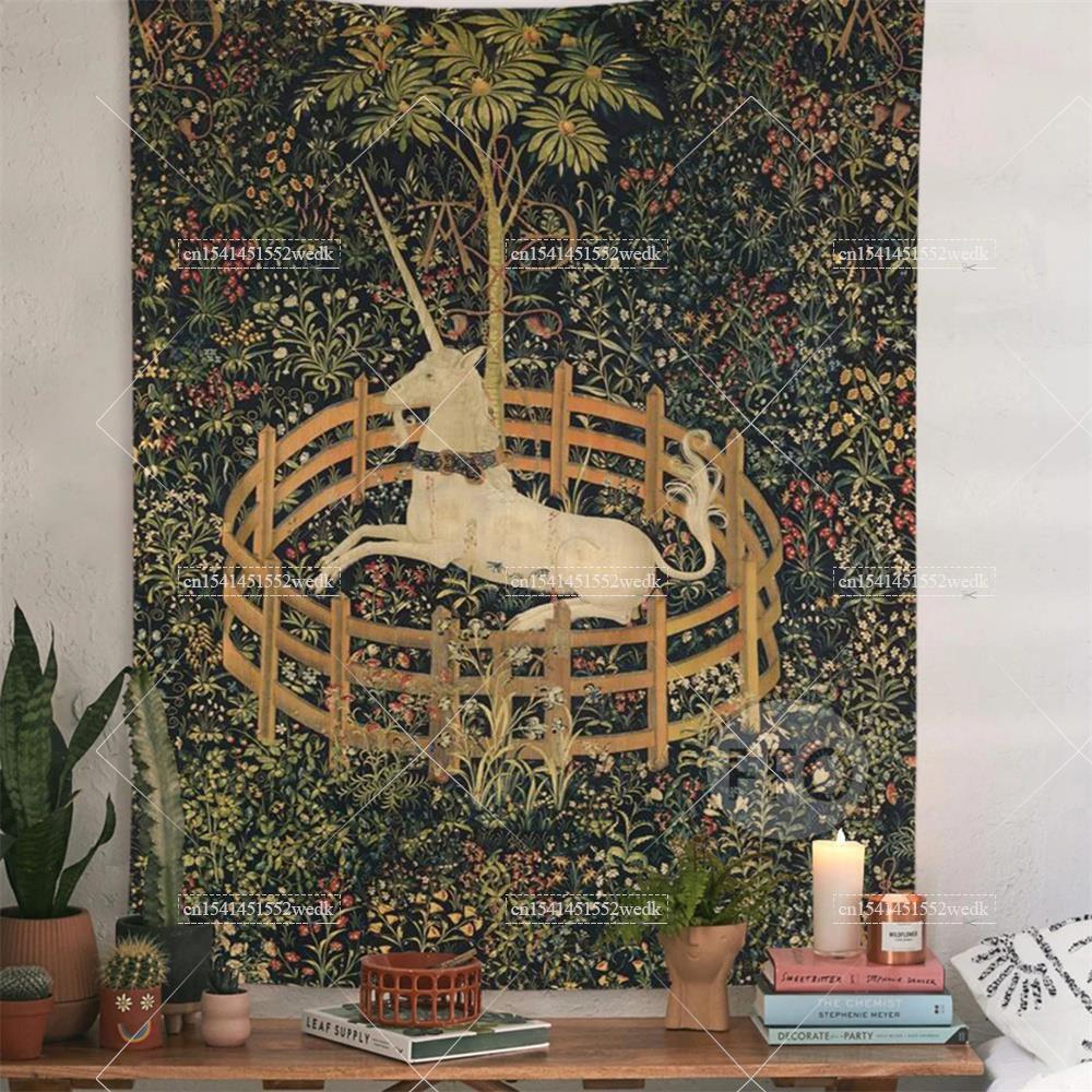 The Unicorn In Captivity Wall  - Home Textiles Towel 评论和价格