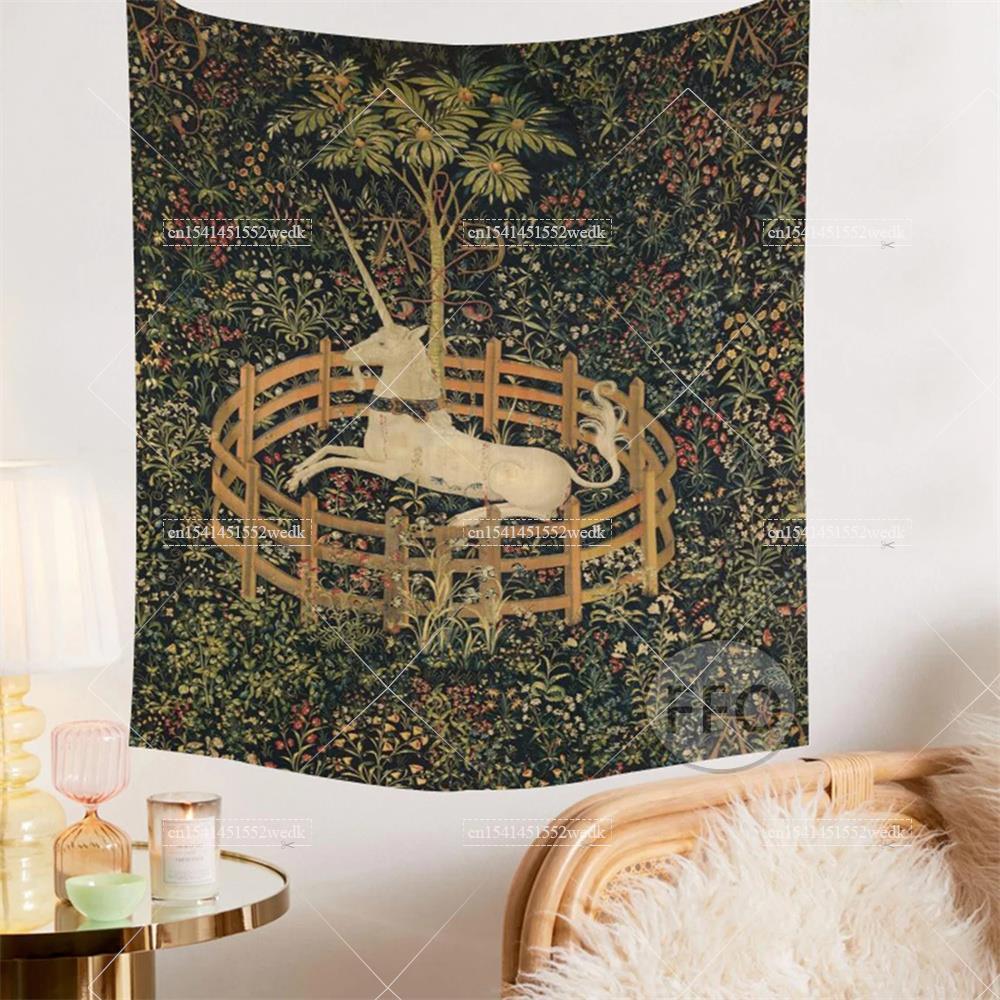 The Unicorn In Captivity Wall  - Home Textiles Towel 评论和价格