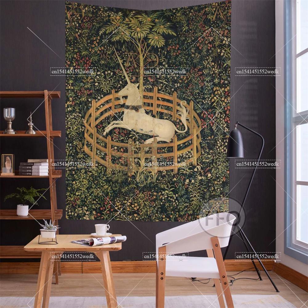 The Unicorn In Captivity Wall  - Home Textiles Towel 评论和价格