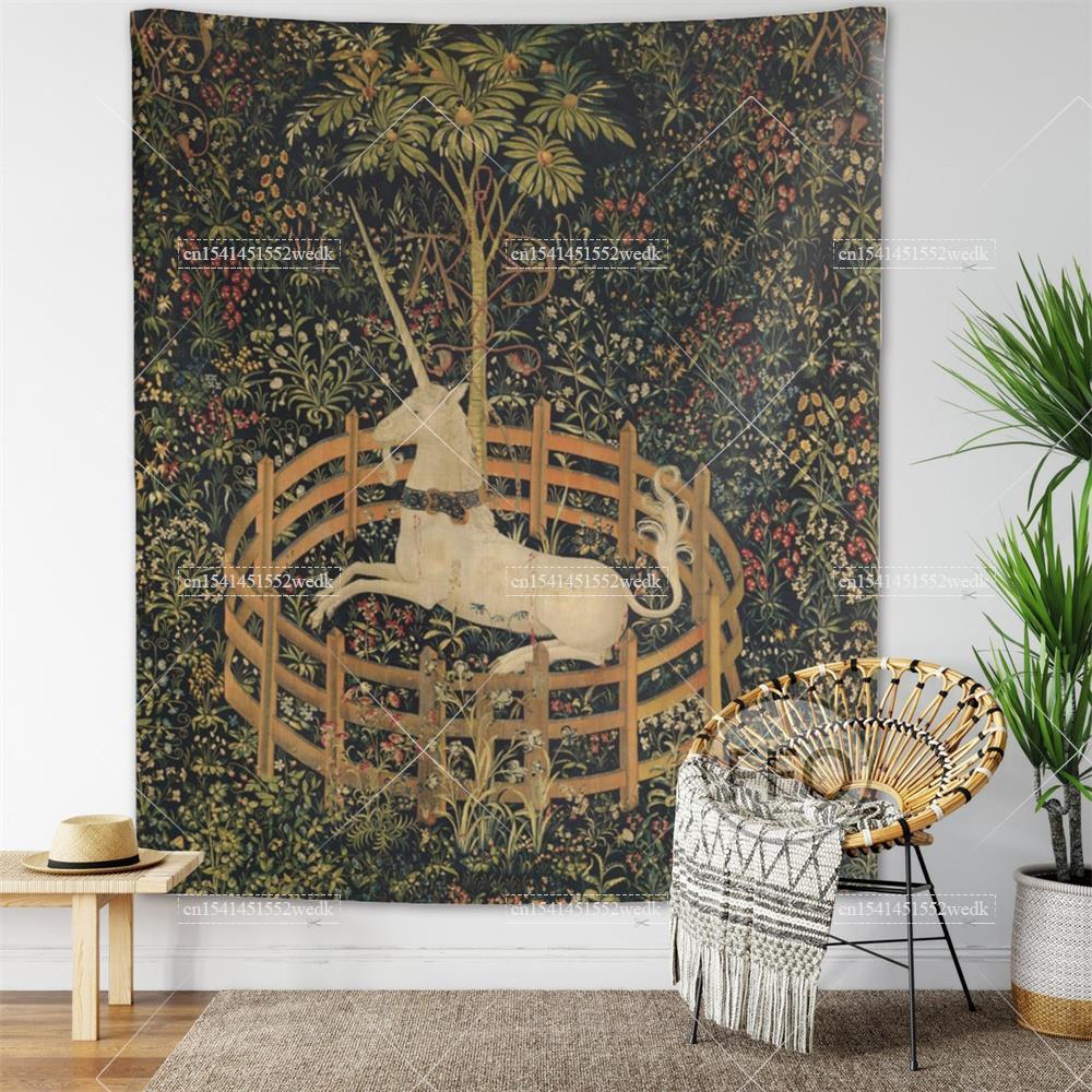 The Unicorn In Captivity Wall  - Home Textiles Towel 评论和价格